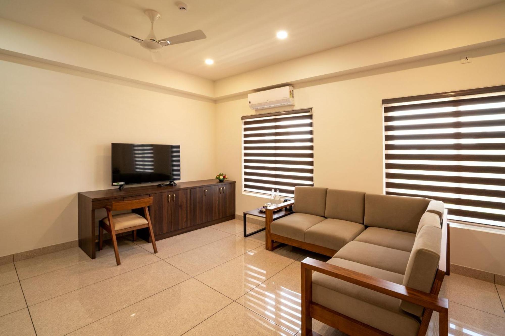 Kumbanad Heritage Hotel Vennikulam Exteriér fotografie