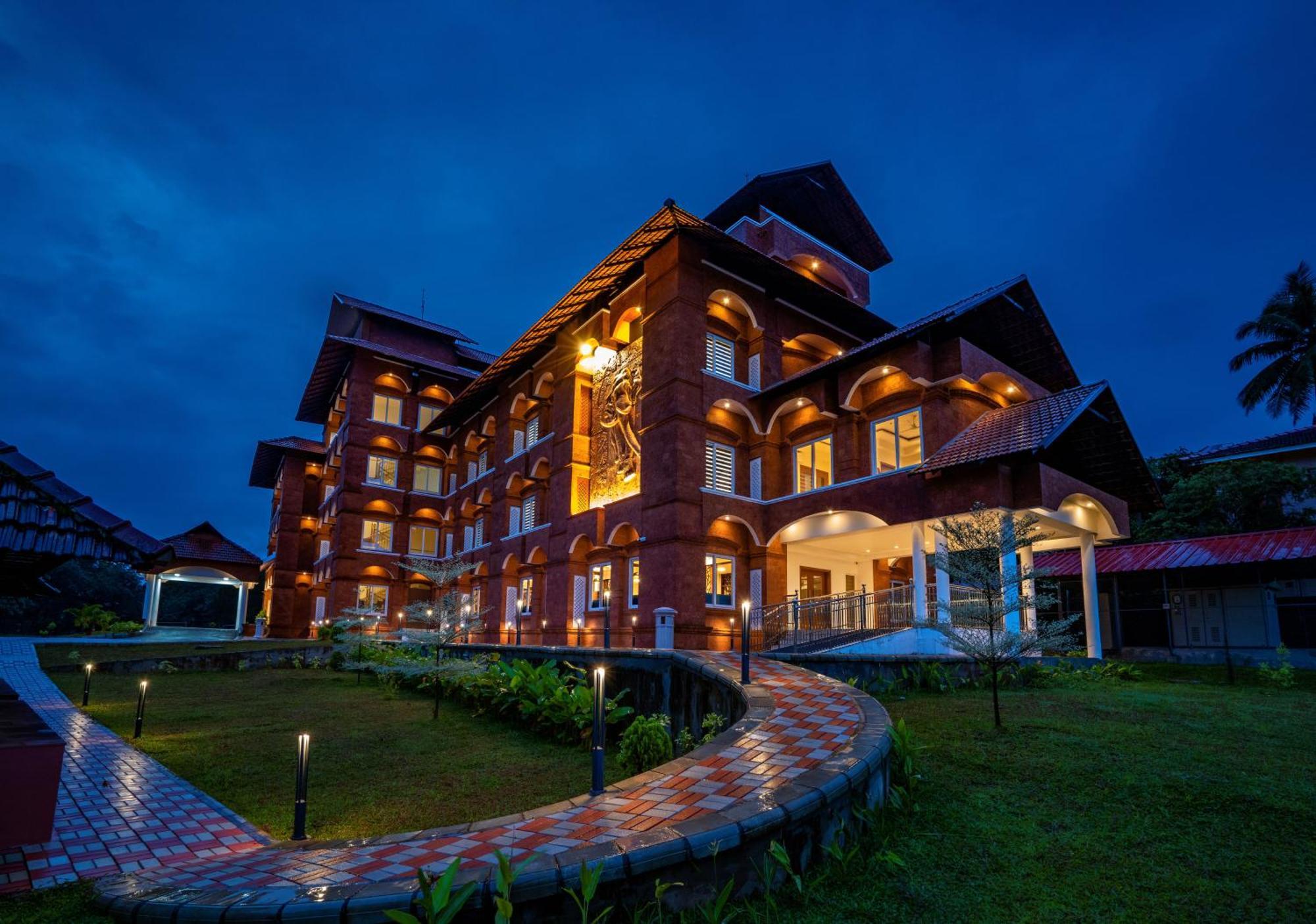 Kumbanad Heritage Hotel Vennikulam Exteriér fotografie